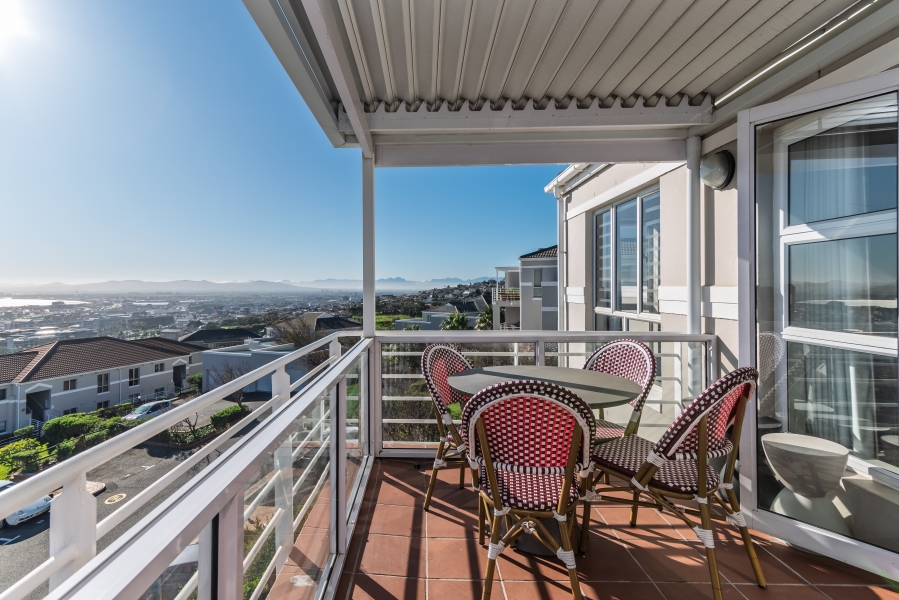 To Let 2 Bedroom Property for Rent in Vredehoek Western Cape
